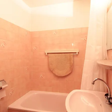 4 Pers Avec Balcon, Proche Pistes Et Commerces, Centre Village - Fr-1-572-165 Appartement *